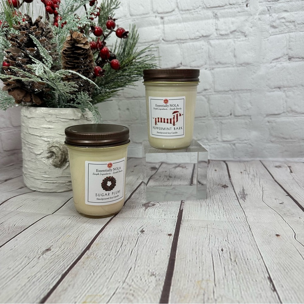 essentially NOLA boutique single wick soy Candle peppermint bark & sugar plum